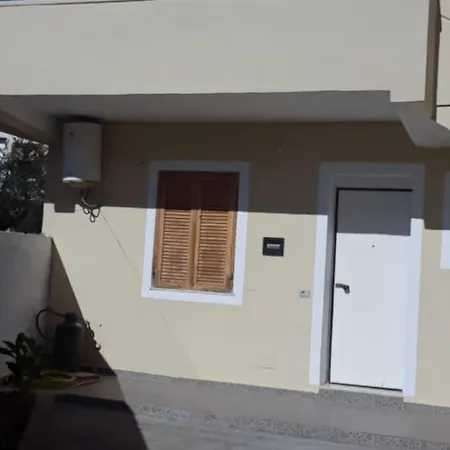Alvis Apartment *